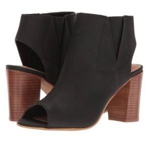 Steve Madden Black Notedd Open Toe Booties Sandals